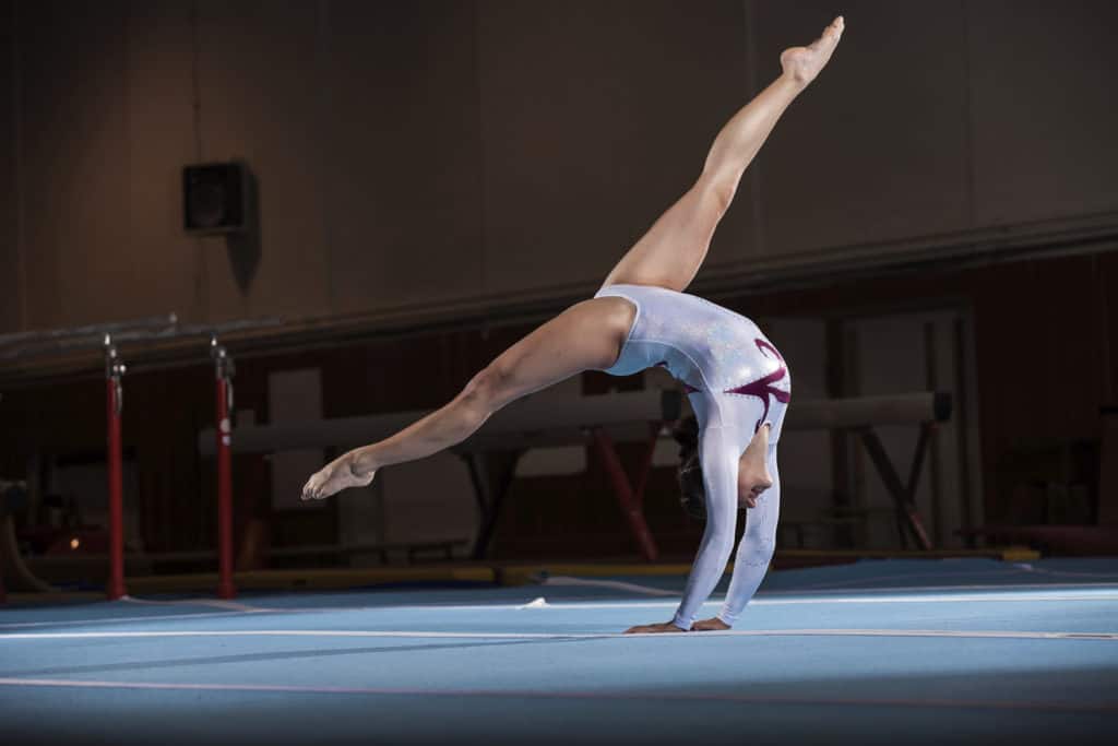 easy gymnastic moves on a beam on ground｜TikTok Search